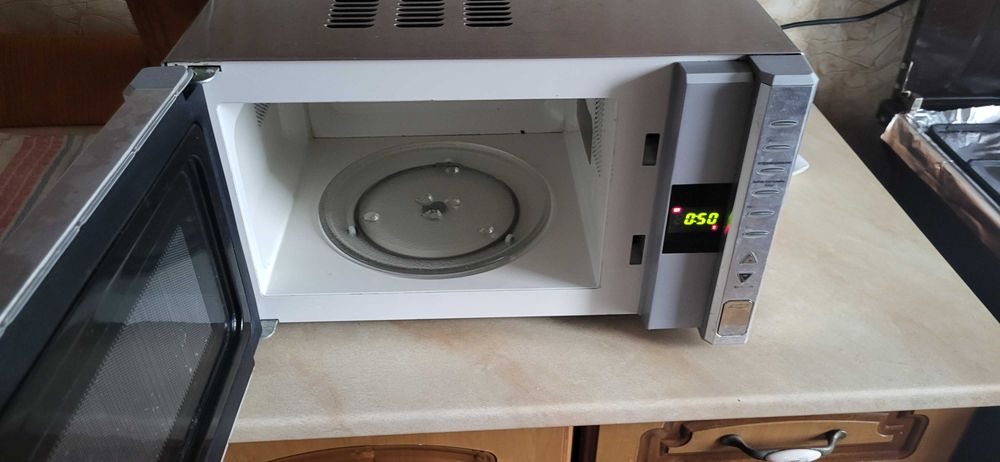 Мікрохвильова піч