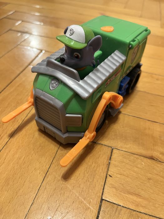 Psi patrol Roki poesek z autem