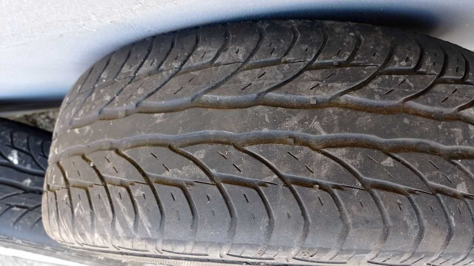 Резина з дисками uniroyal 205/60 R16