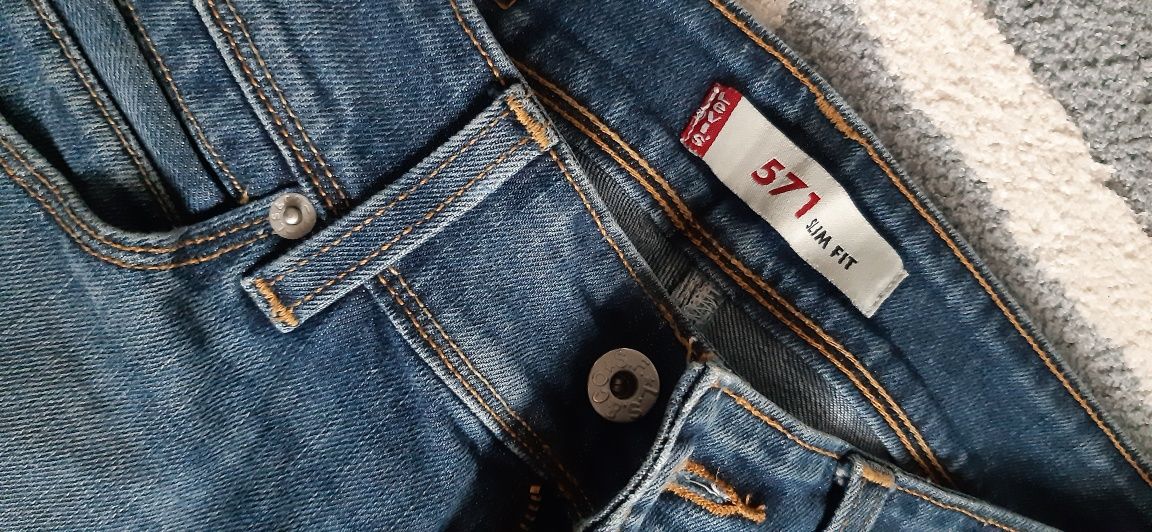 Spodnie damskie Levis