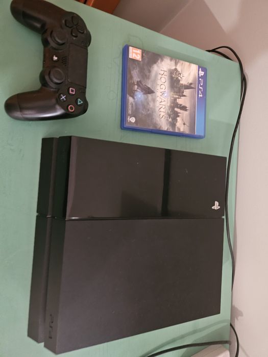 Playstation 4
PlayStation 4 + Hogwarts Legacy + Spider-Man (digital) –