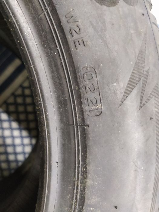 Cena za 2 Opony zimowe 215/55r17 BRIDGESTONE 2021r