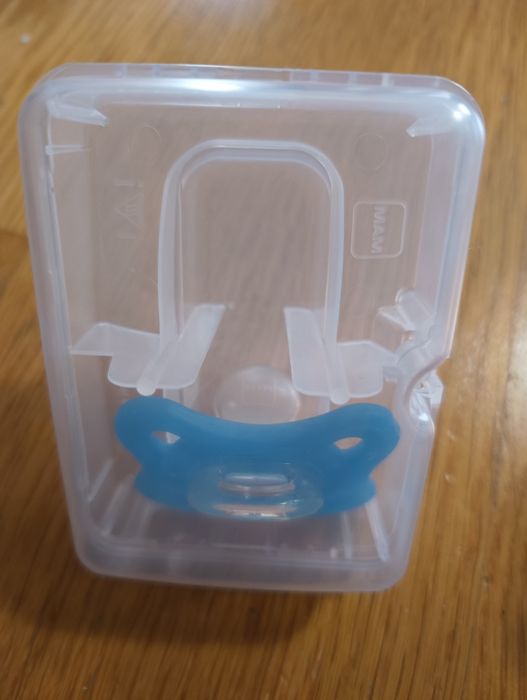 Smoczek dla maluszka mam