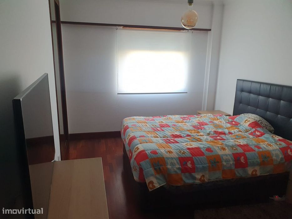 Apartamento T-3 com Box na Ribeirada em Odivelas