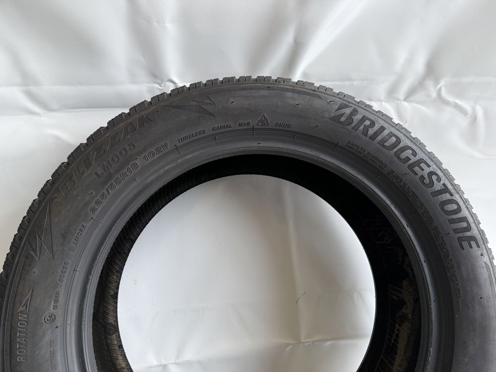 225/55/18 Bridgestone Blizzak LM005 102V 2021R (282)