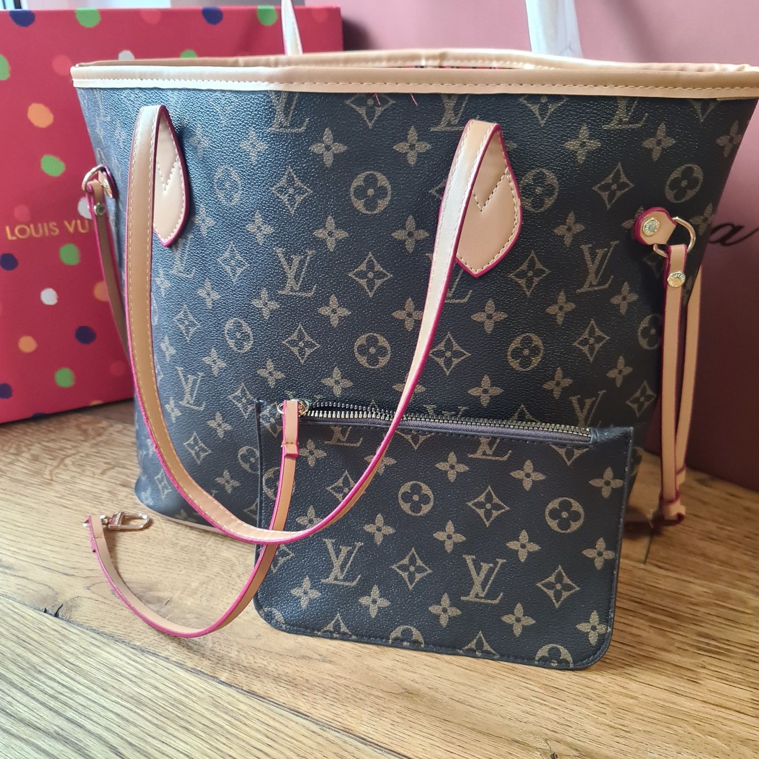 Neverfull Louis Vuitton monogram z pudełkiem