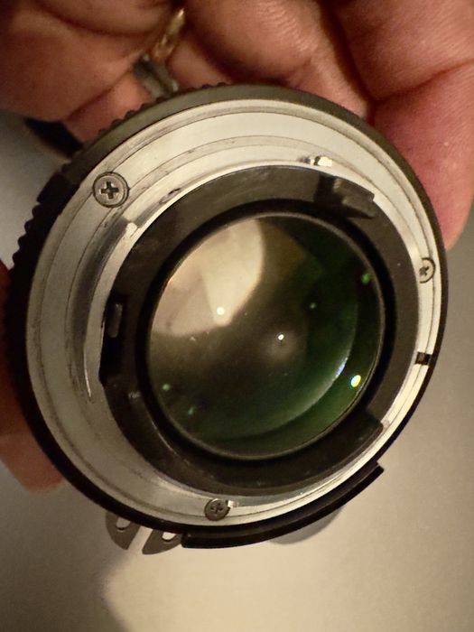 Nikon FE com opção de 50mm 1.4 AI-S - Ler