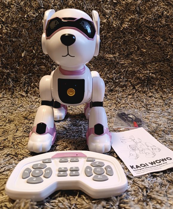 Собака-робот,інтерактивна собака.Сток.