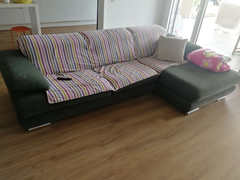 Sofá com chaise longue