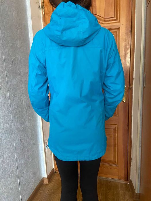 Жіноча куртка весняно -осіння