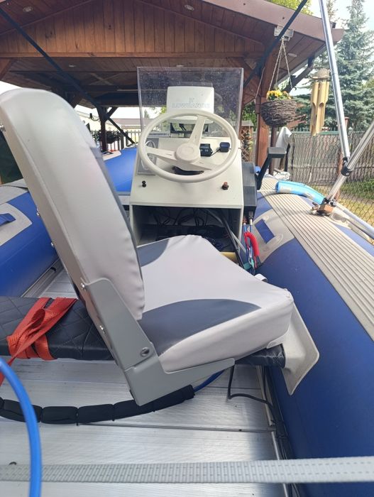 Sprzedam ponton z silnikiem i przyczepą