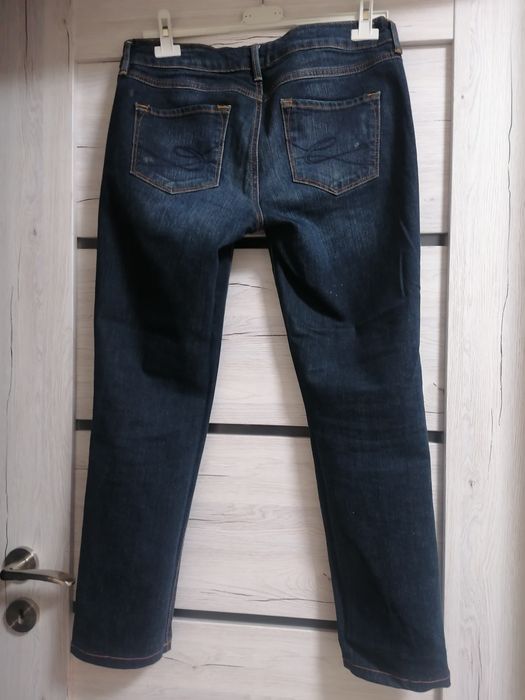 Jeansy Esprit z przetarciami