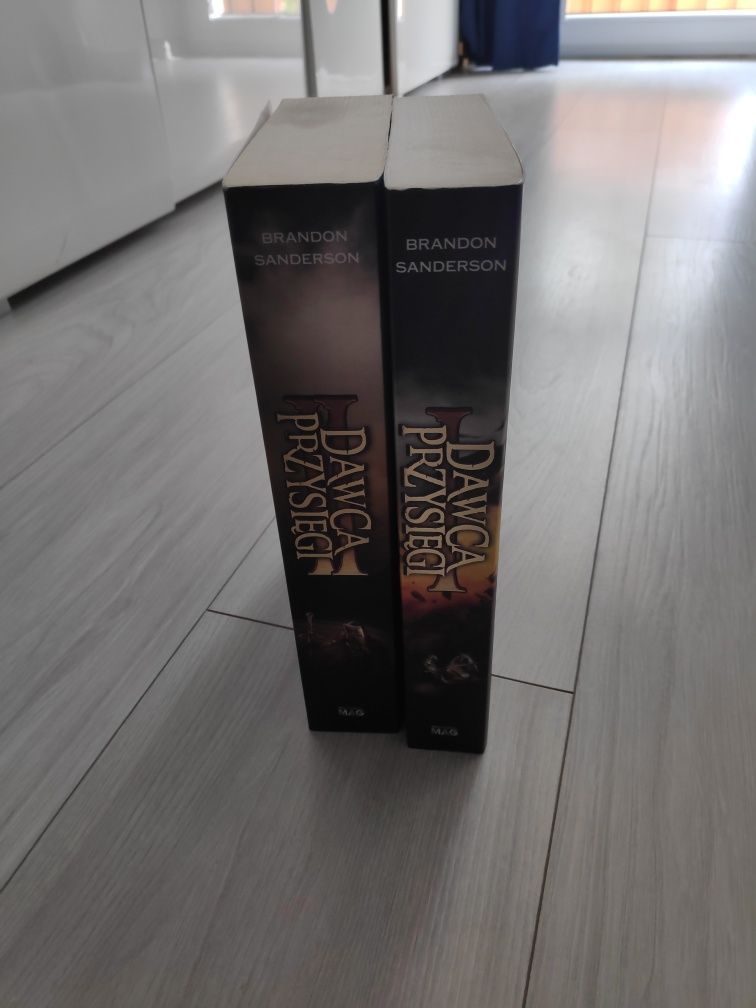 Dawca przysięgi, Brandon Sanderson