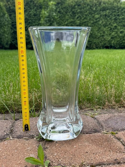 Wazony szklane różne rodzaje