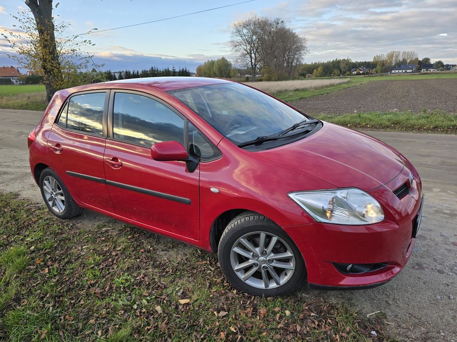 TOYOTA AURIS 1.6  salon PL 139tys kamera czujniki
