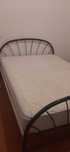 Cama com colchão pronto a usar