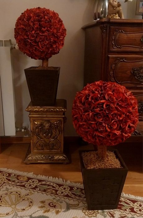 Vasos artificiais | flores rosas vermelhas | base castanha | 60cm