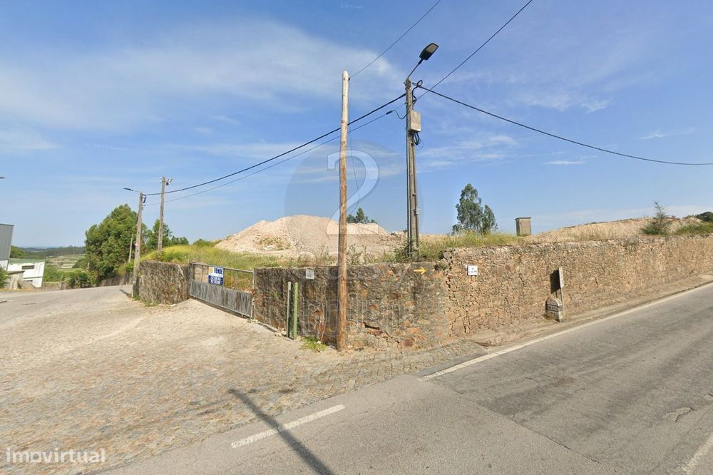Terreno industrial para construção de armazém em Junqueira