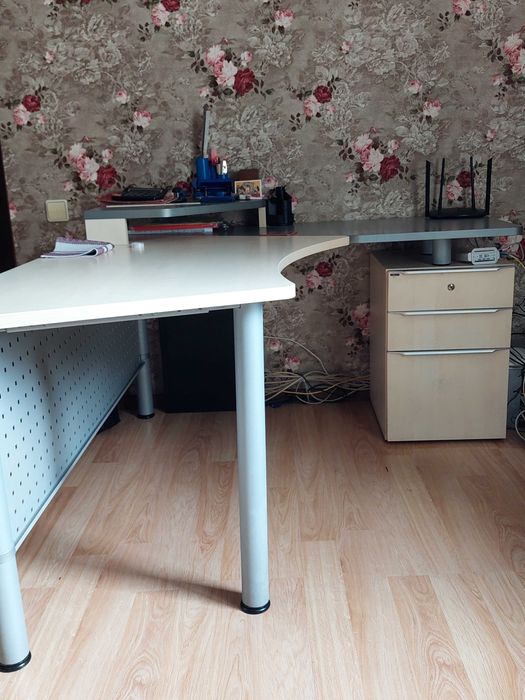 Набір меблів кабінет офісний, стіл, крісло, шафи