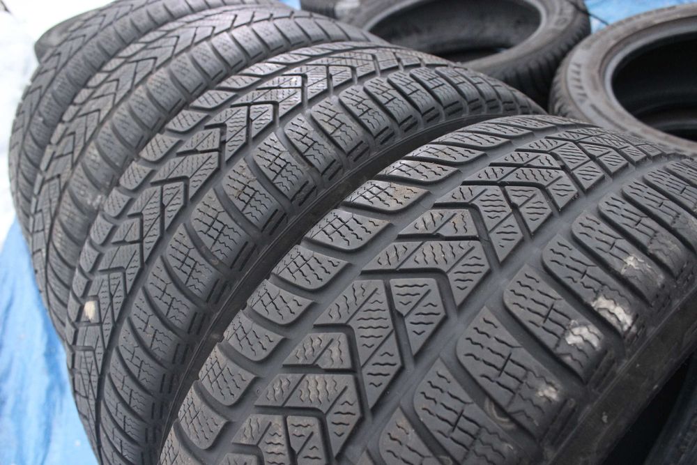 R18=235-60-R18 PIRELLI SCORPION комплект шин зимняя резина GERMANY