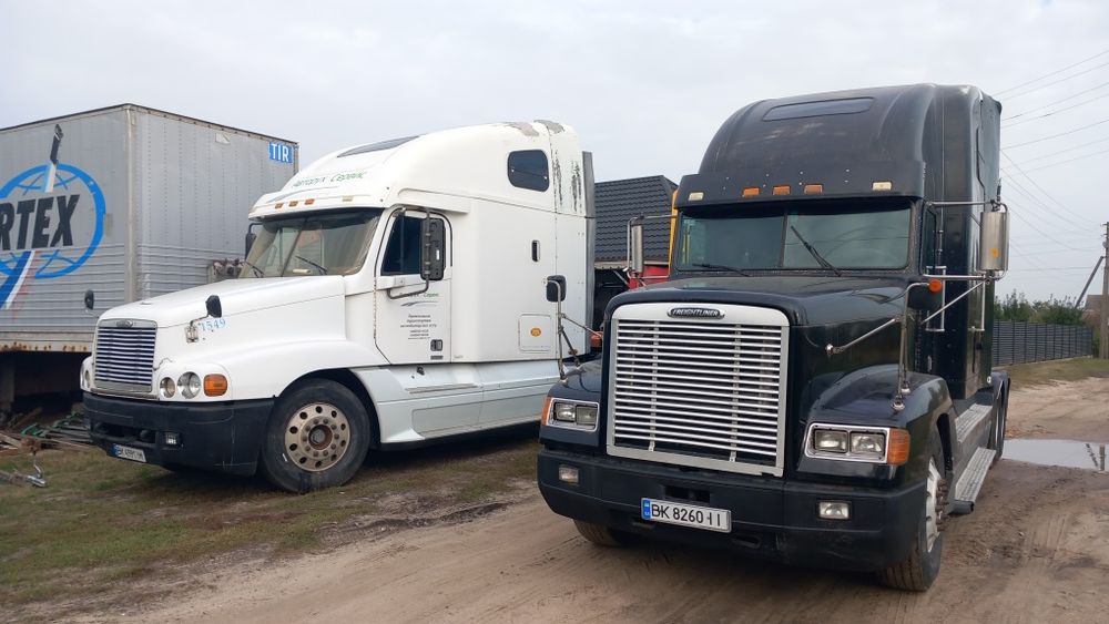 Американець  тягач фредлайнер 120