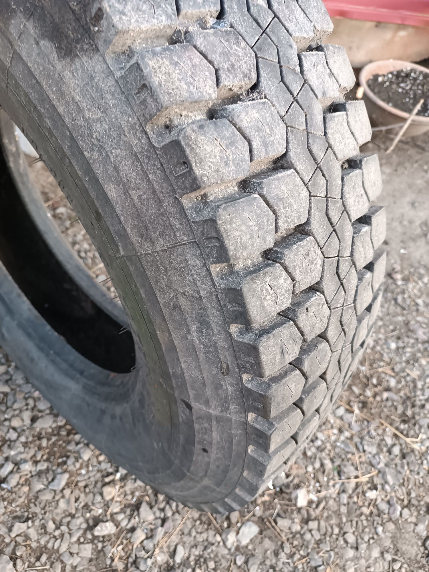 Opona 285/80 R22,5