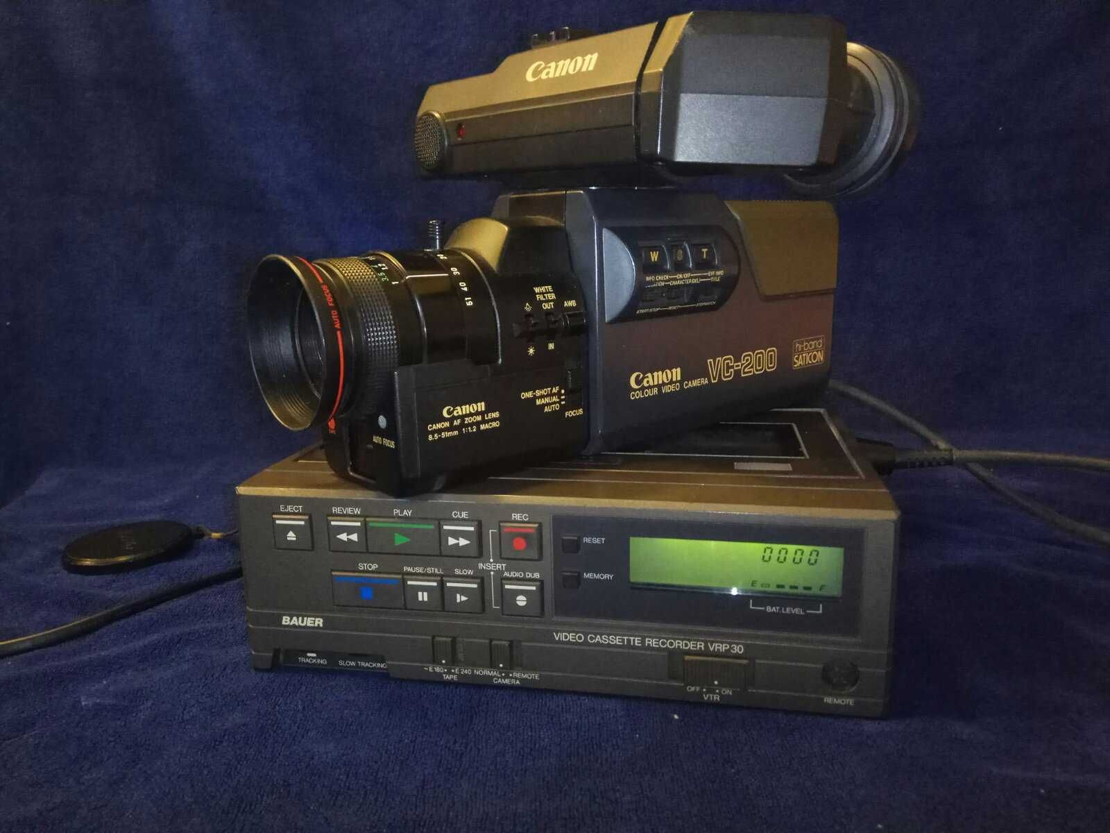 Винтажная видеокамера Canon