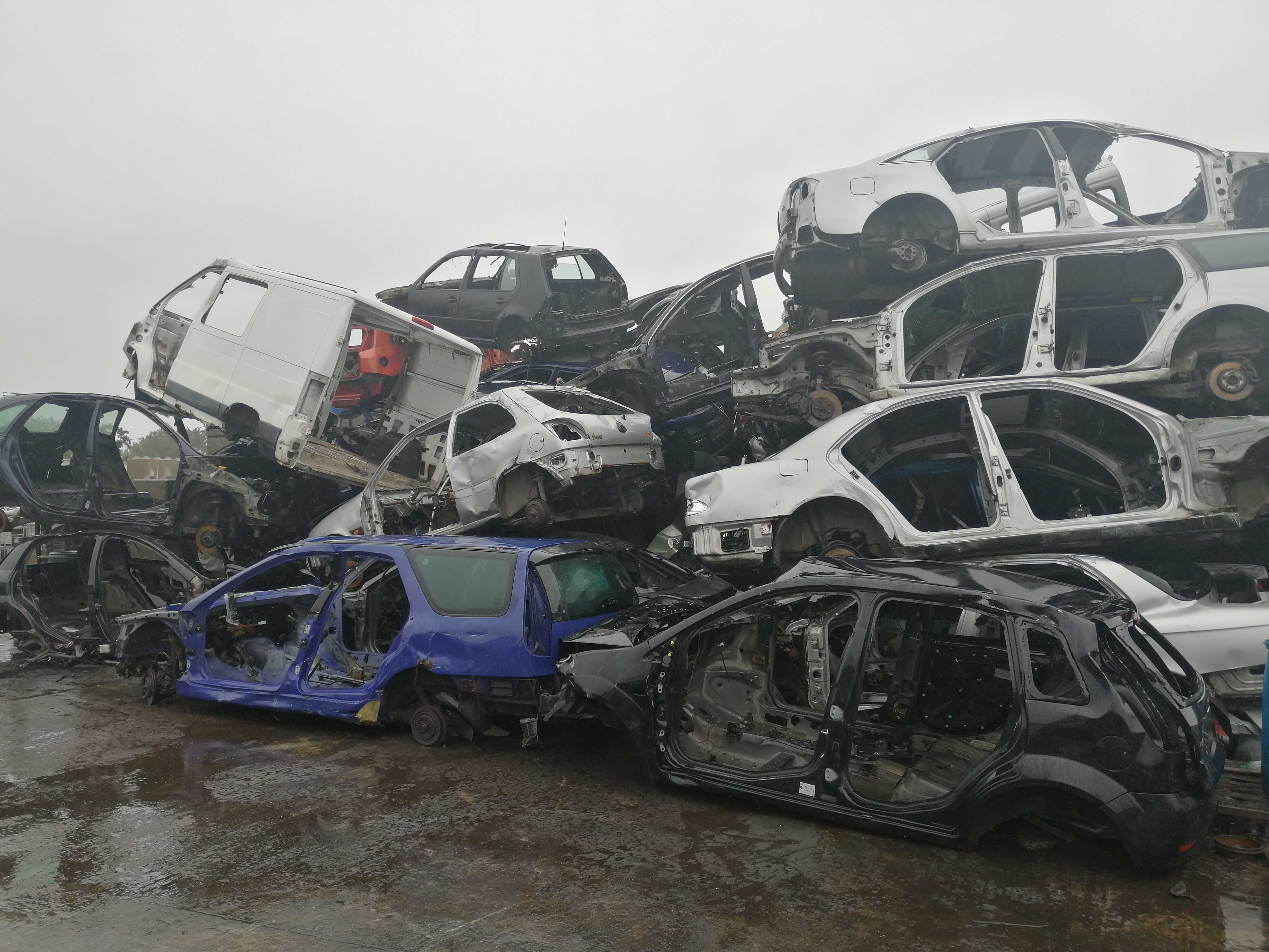 ZŁOMOWANIE POJAZDÓW, Auto złom, Kasacja Pojazdów, Demontaż, Dojeżdżamy