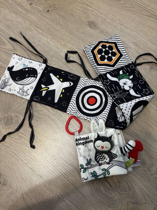 Контрастні книжечки , підвіски на коляску