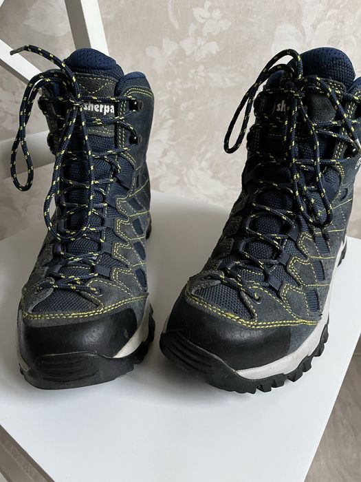 Чоловіче трекінгове взуття черевики Sherpa Simbia High 44,5 розмір