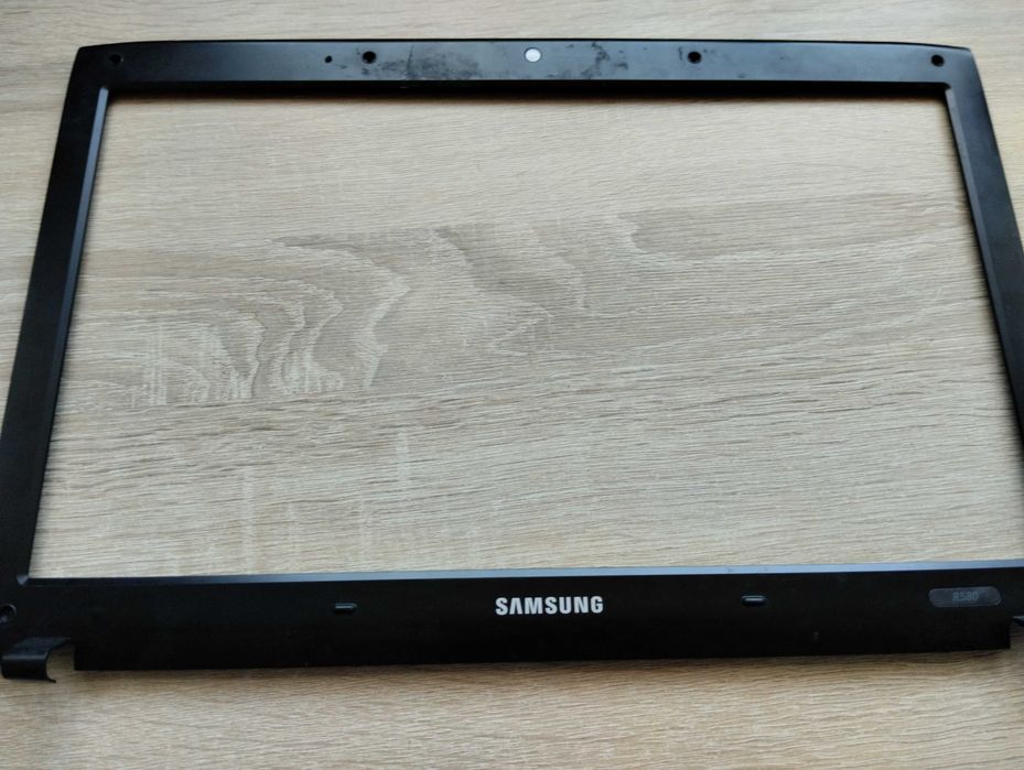 Ramka matrycy Samsung r580