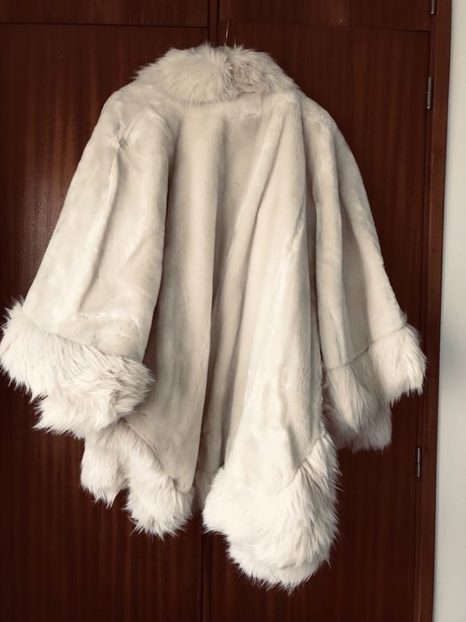 Elegante Capa branca, Nova