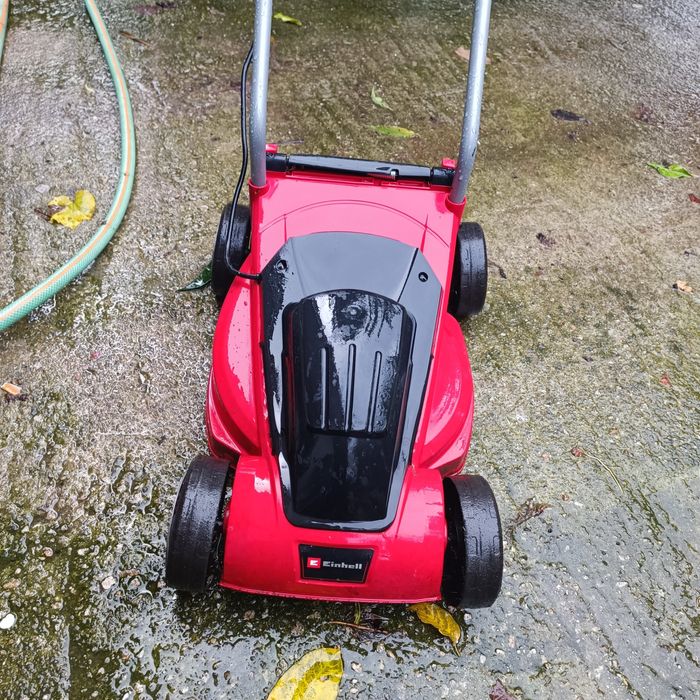 Corta relva eléctrico