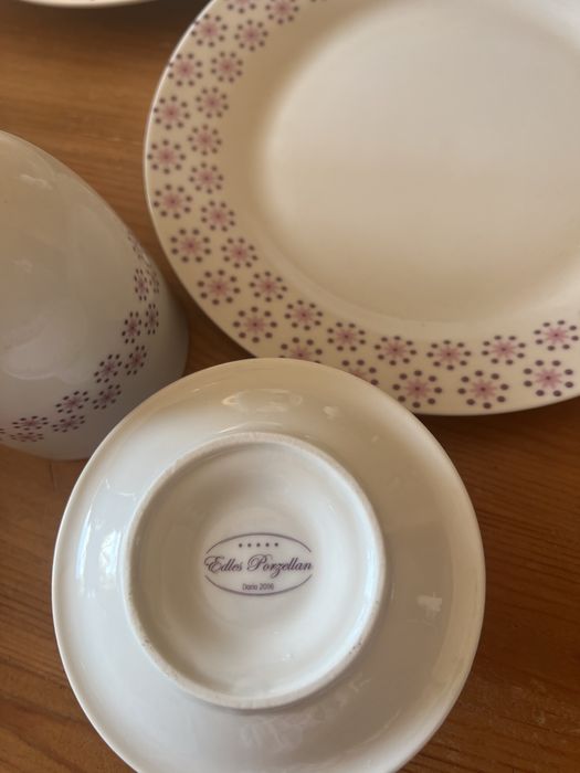 Porcelanowe kieliszki do jajek 3 x plus talerzyki Tchibo