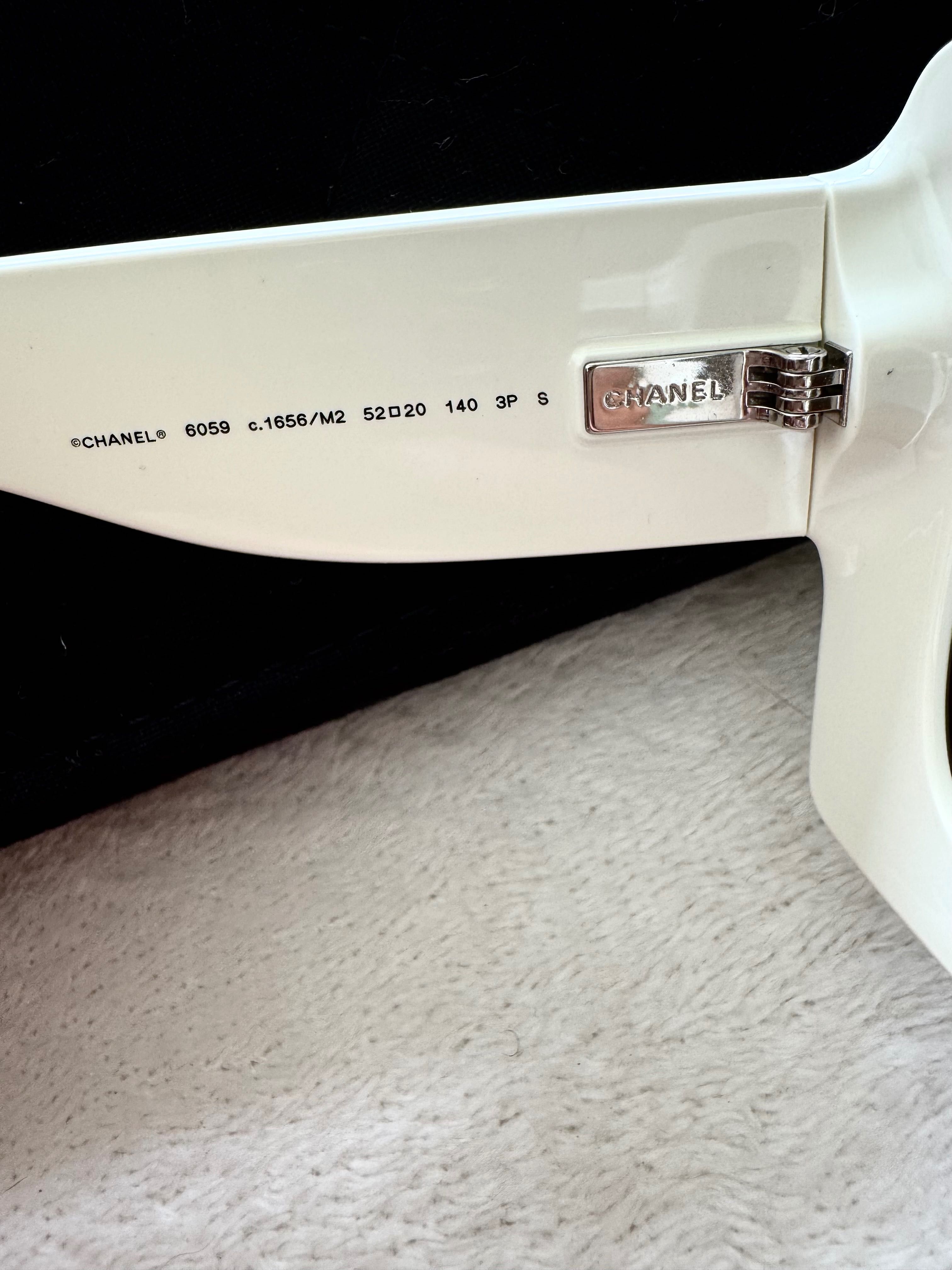 NOWE ORYGINALNE  CHANEL okulary przeciwsłoneczne w zestawie z etui  !