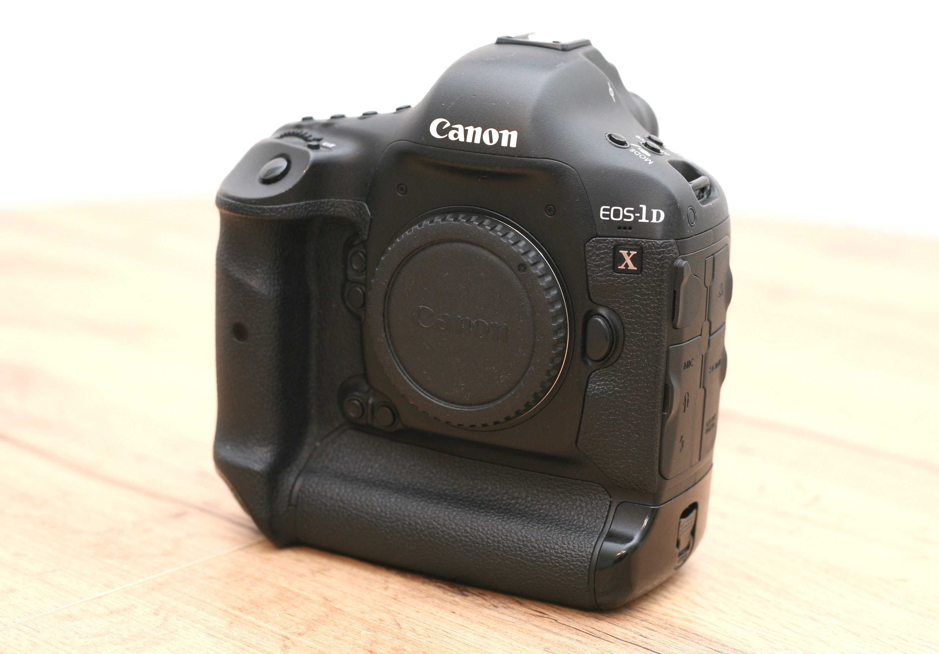 CANON EOS-1D X (1DX) bdb stan, sprawny niezajechany - przebieg 100 tys