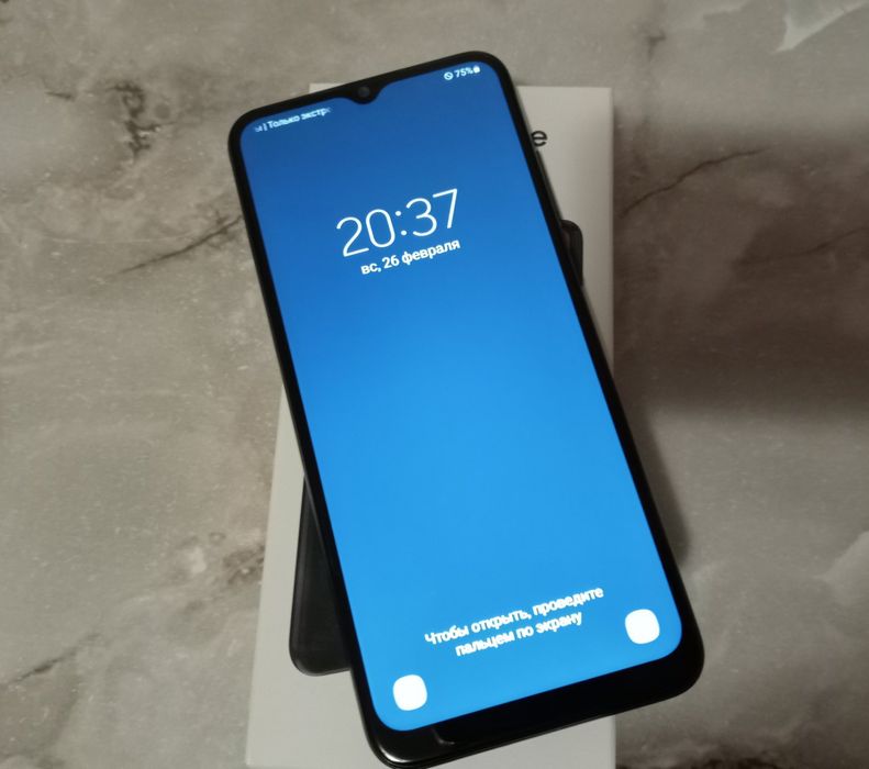 Продам смартфон самсунг А04е