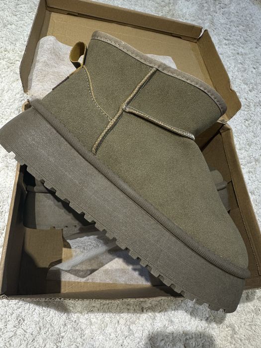 Уги жіночі на високій підошві