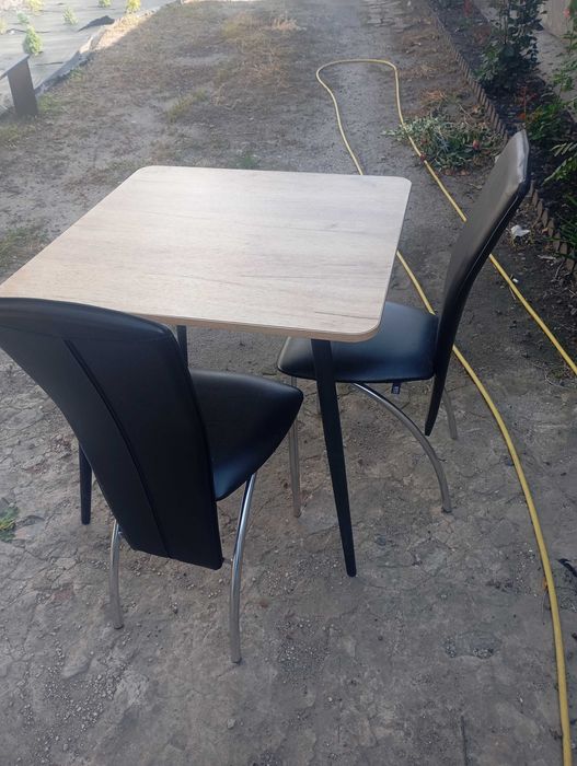 Продам  стіл кухонний