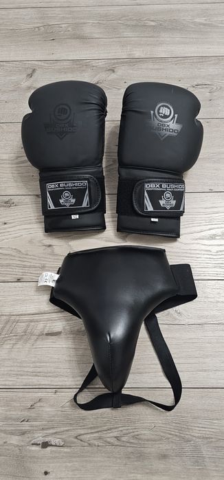 Rękawice bokserskie sparingowe + ochraniacz