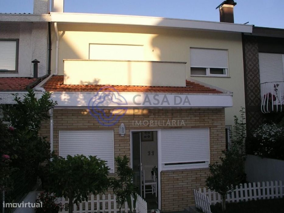 Moradia T3 com piscina exterior, também de realçar o certificado energ