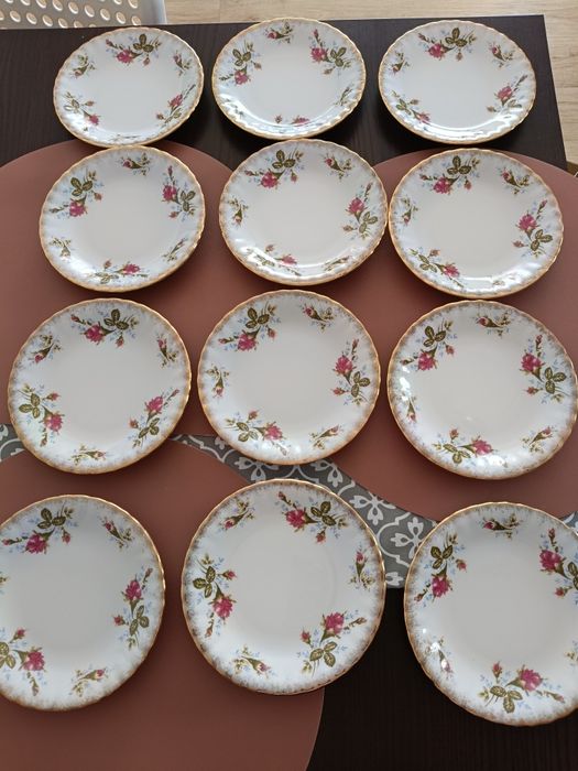 Zestaw talerzy deserowych