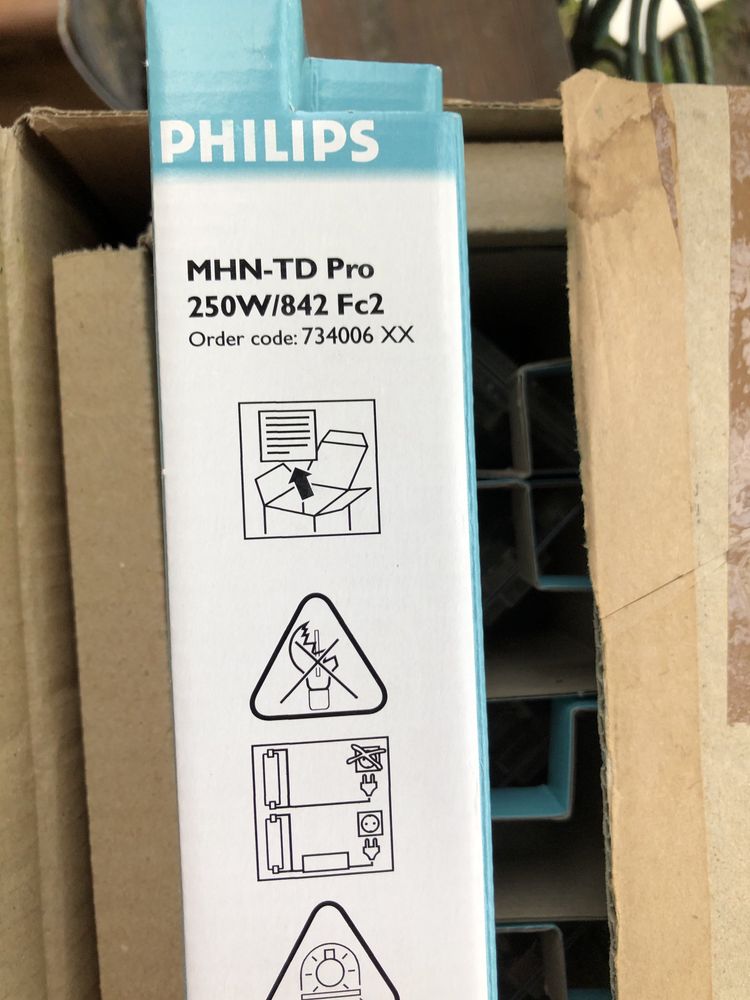 Philips mnn-td 250/842 fc2