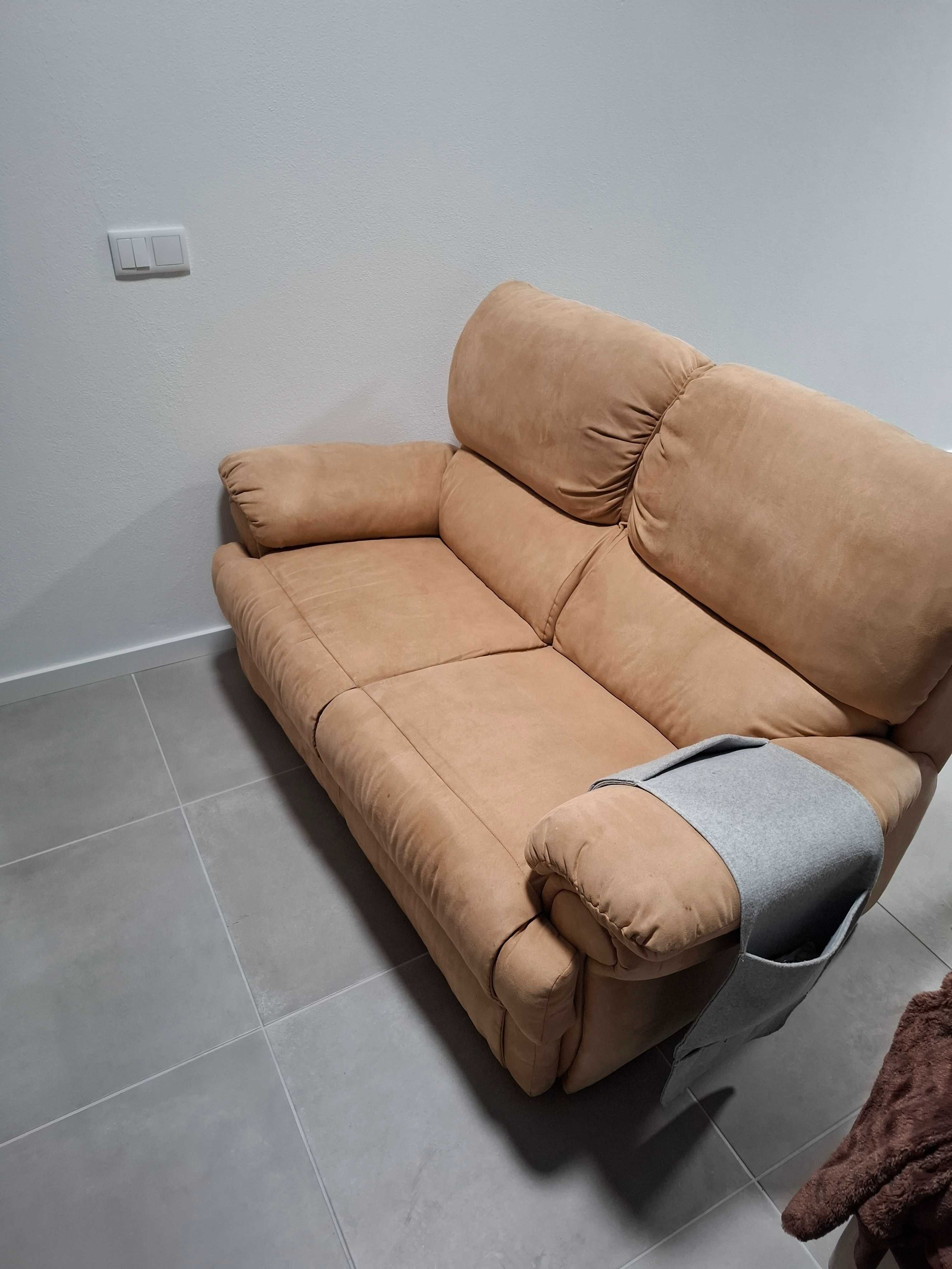 Sofá 2 lugares creme