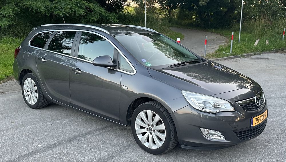 Opel Astra J * 1.4 turbo * 2012r * bezwypadkowa