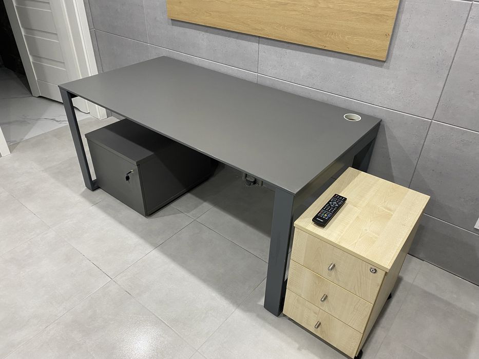 Biurko biurowe meble biurowe