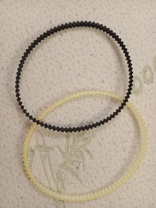 Ремень зубчатый для машинки или оверлока.