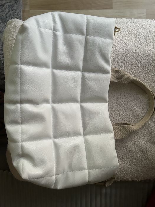 Biała skórzana włoska torebka shopper Cassi