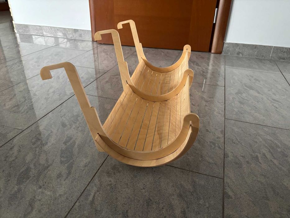 Leżanka dla kota drewniana