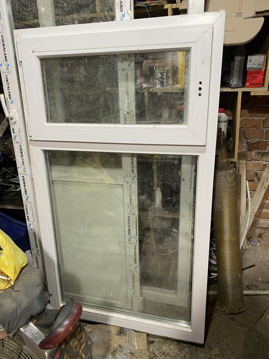 Продав двері пластикові та вікно